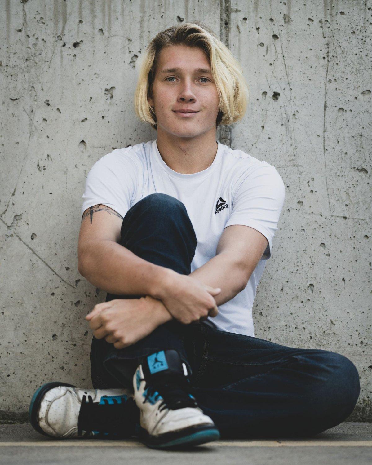 carousel-hero-element image-14